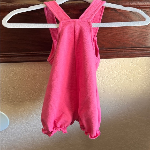 Hello Kitty By Sanrio Baby Girl Size 9M Bright Pink Baby Overalls Onesie Outfit - Picture 4 of 4